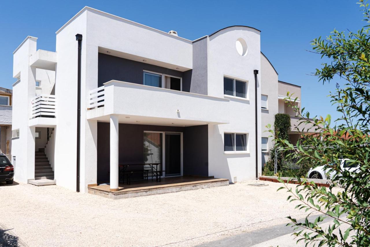 Station 22 - Brand New Apartment With A Terrace And Private Parking Vir Exterior photo