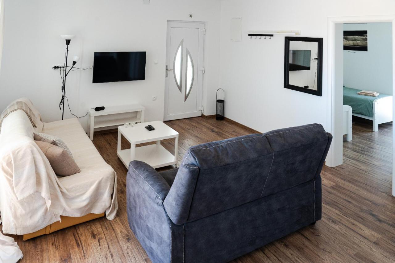 Station 22 - Brand New Apartment With A Terrace And Private Parking Vir Exterior photo