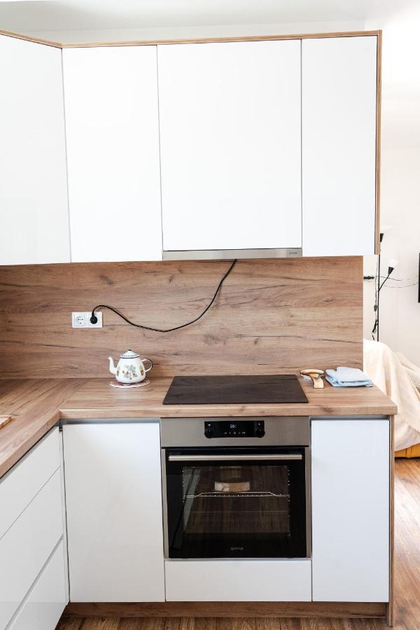 Station 22 - Brand New Apartment With A Terrace And Private Parking Vir Exterior photo