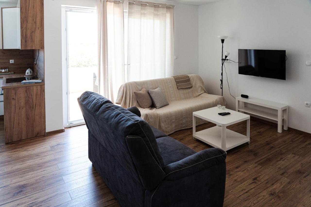 Station 22 - Brand New Apartment With A Terrace And Private Parking Vir Exterior photo