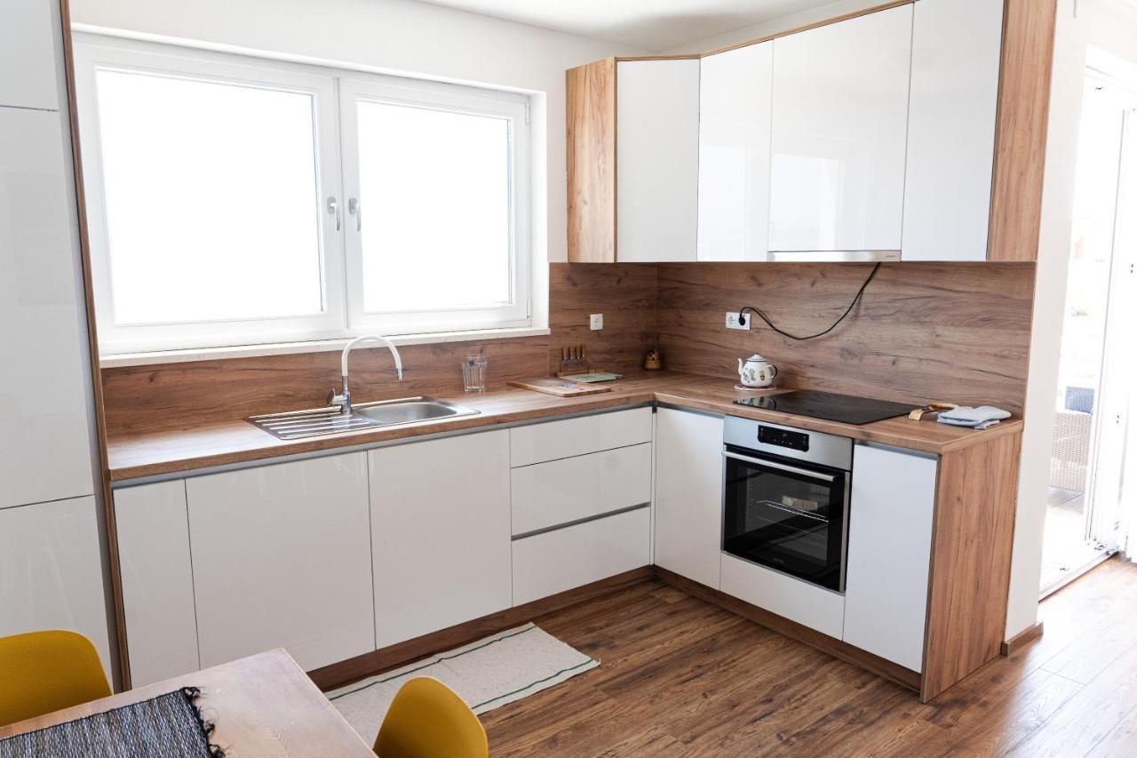 Station 22 - Brand New Apartment With A Terrace And Private Parking Vir Exterior photo