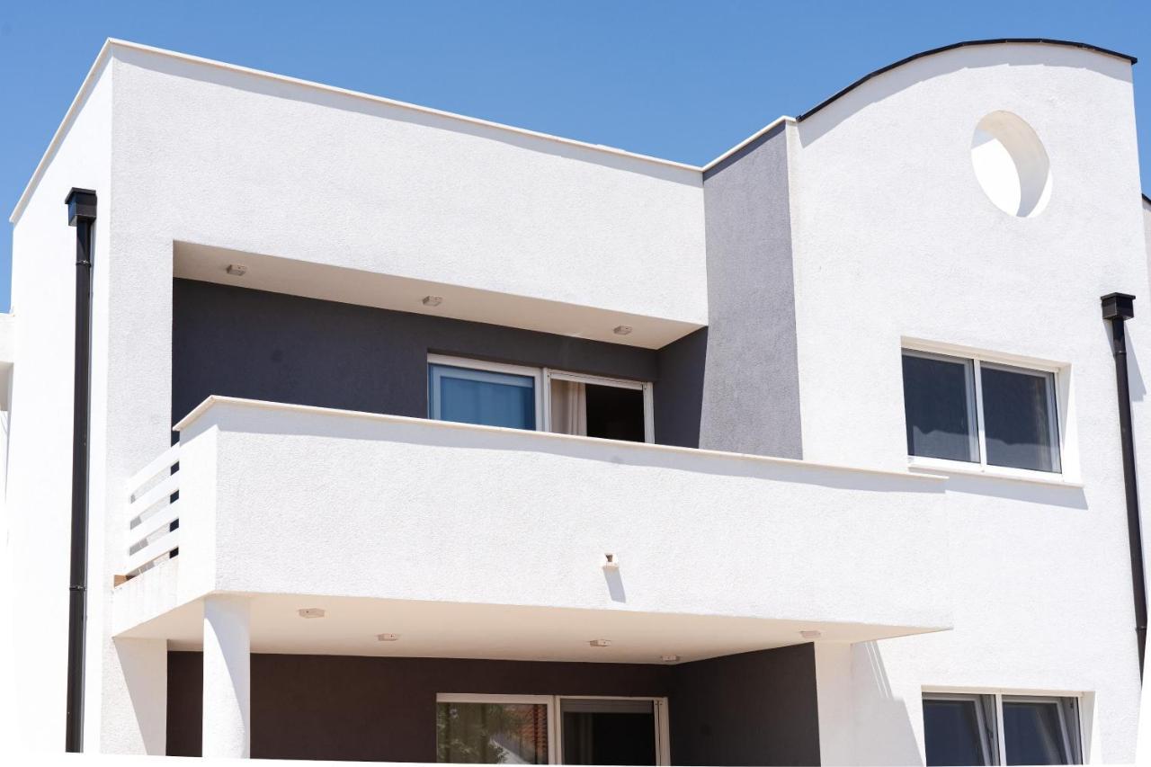 Station 22 - Brand New Apartment With A Terrace And Private Parking Vir Exterior photo